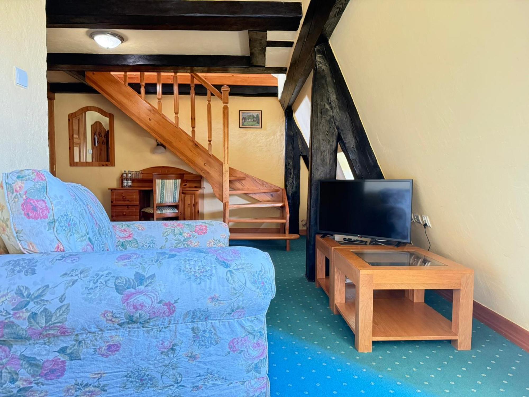 Hotel Gosciniec Zamkowy Darłowo Esterno foto